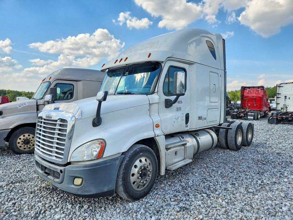 2017 Freightliner Cascadia 125 VIN 3AKJGLDR8HSJA6709 — COPART salvage auction photo