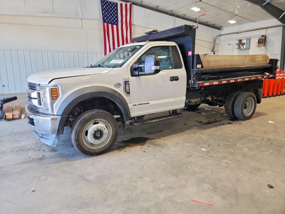 2019 Ford F-550 super duty VIN 1FDUF5HT5KEE76449 — COPART salvage auction photo
