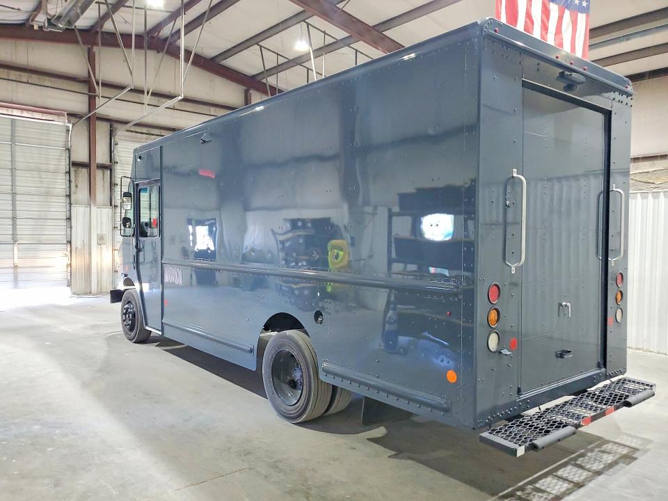 2020 Freightliner Mt45g VIN 4UZAC2EA8LCMK2976 COPART salvage auction — MINOR DENT/SCRATCHES, CA - DIS/DLR/EXP ONLY CLEAN TITLE, sold $27,750 on 2026-09-22 (photo 2)