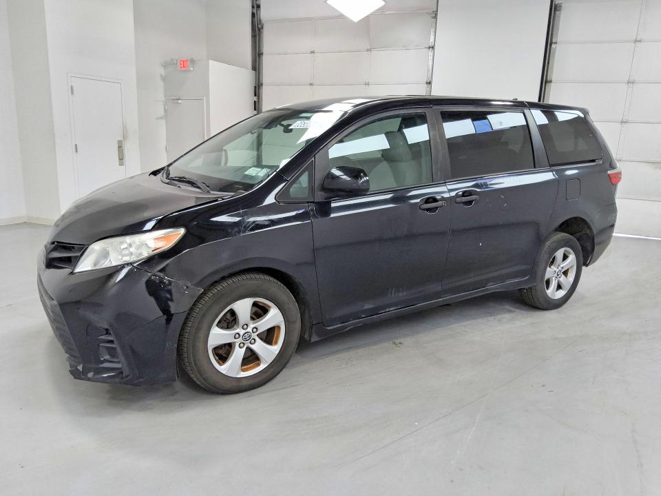 2019 Toyota Sienna VIN 5TDZZ3DC3KS011044 — COPART salvage auction photo