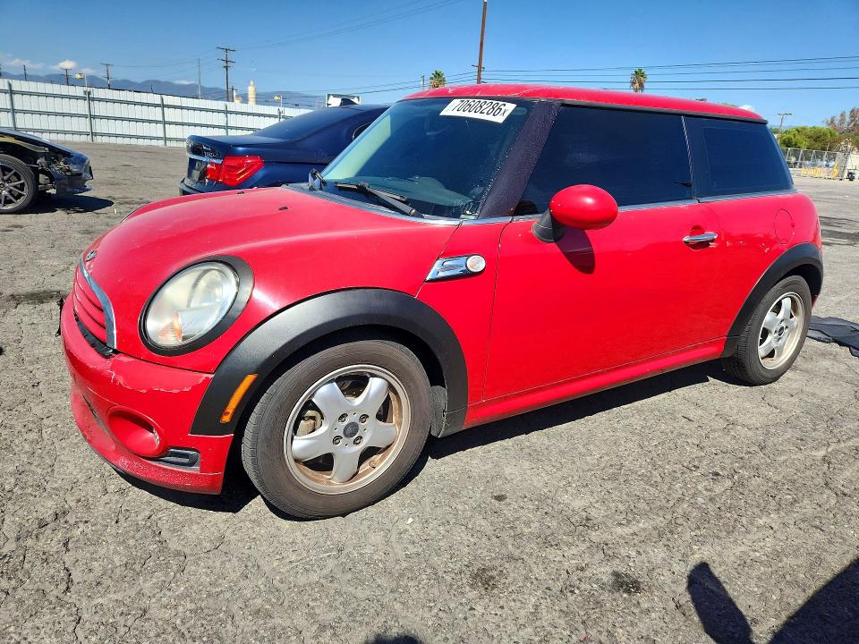 2011 Mini Cooper VIN WMWSU3C53BT091186 COPART salvage auction — MINOR DENT/SCRATCHES, CA - DIS/DLR/EXP ONLY CLEAN TITLE, sold $325 on 2026-10-09 (photo 1)