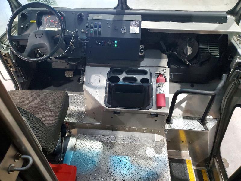 2020 Freightliner Mt45g VIN 4UZAC2EA8LCMK2976 COPART salvage auction — MINOR DENT/SCRATCHES, CA - DIS/DLR/EXP ONLY CLEAN TITLE, sold $27,750 on 2026-09-22 (photo 8)