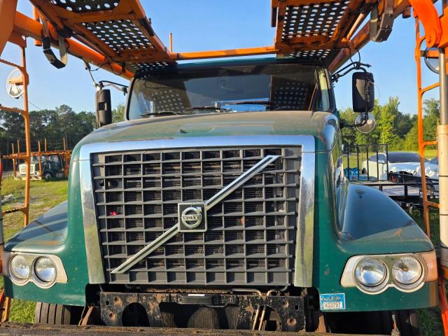 2014 Volvo Vah VIN 4V5R99DG5EN159597 COPART salvage auction — MINOR DENT/SCRATCHES, SC - DEALER ONLY CLEAN TITLE (P), sold $675 on 2026-10-05 (photo 7)