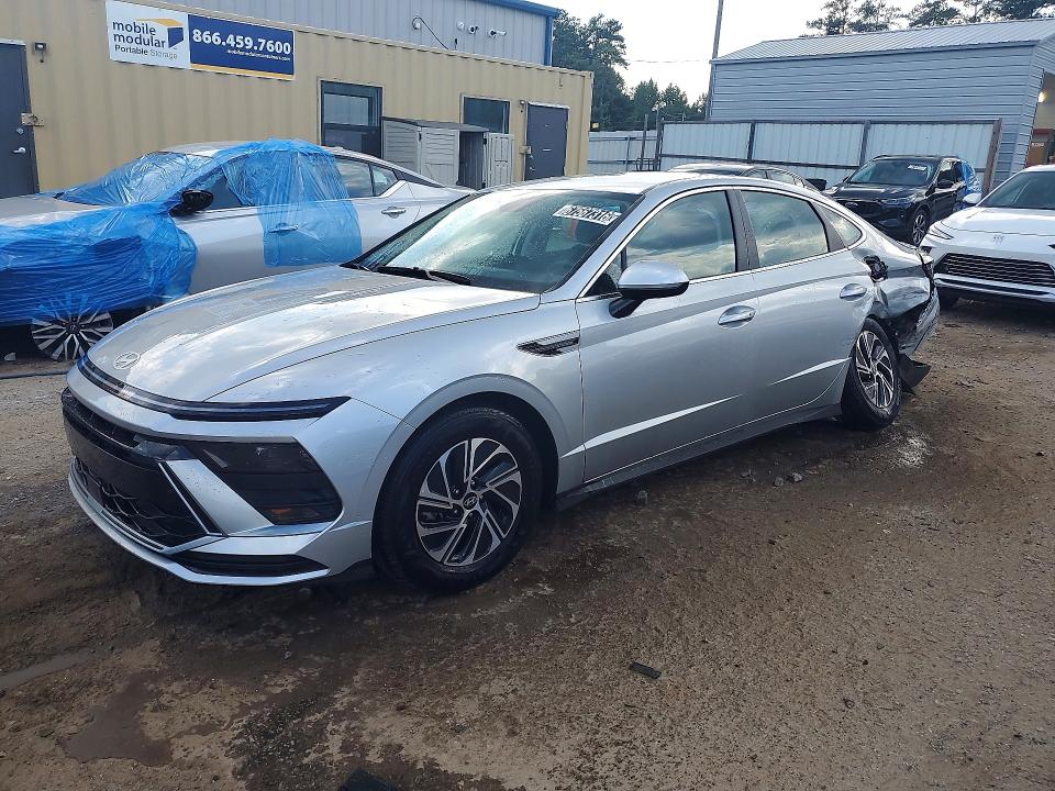 2026 Hyundai Sonata hybrid VIN KMHL24JJXTA175291 — COPART salvage auction photo
