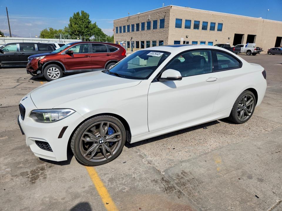 2015 BMW M2 VIN WBA1J9C58FV371090 — COPART salvage auction photo