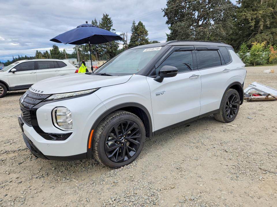 2025 Mitsubishi Outlander VIN JA4T5WA98SZ048658 — COPART salvage auction photo