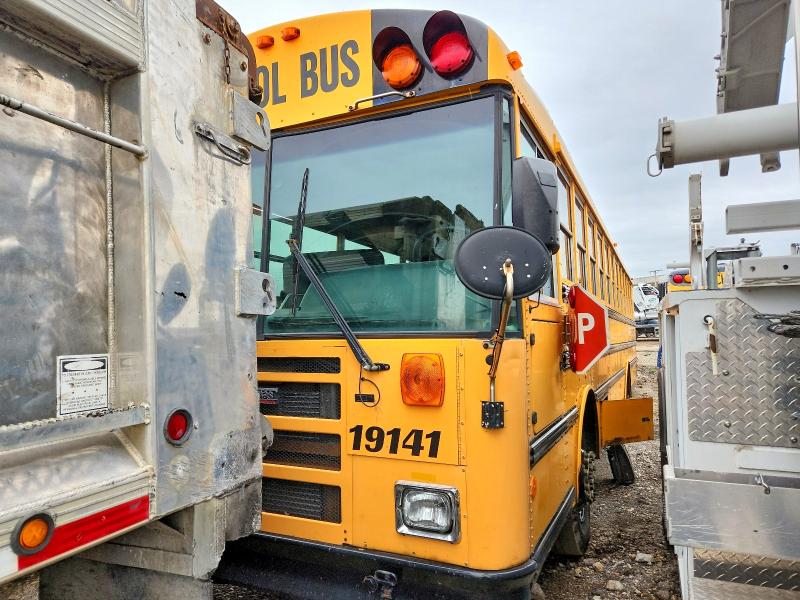 2011 Thomabuses VIN 1T88P4E2XB1138625 COPART salvage auction — MINOR DENT/SCRATCHES, IL - CERT OF TITLE-FLOOD, sold $1,450 on 2026-09-29 (photo 2)