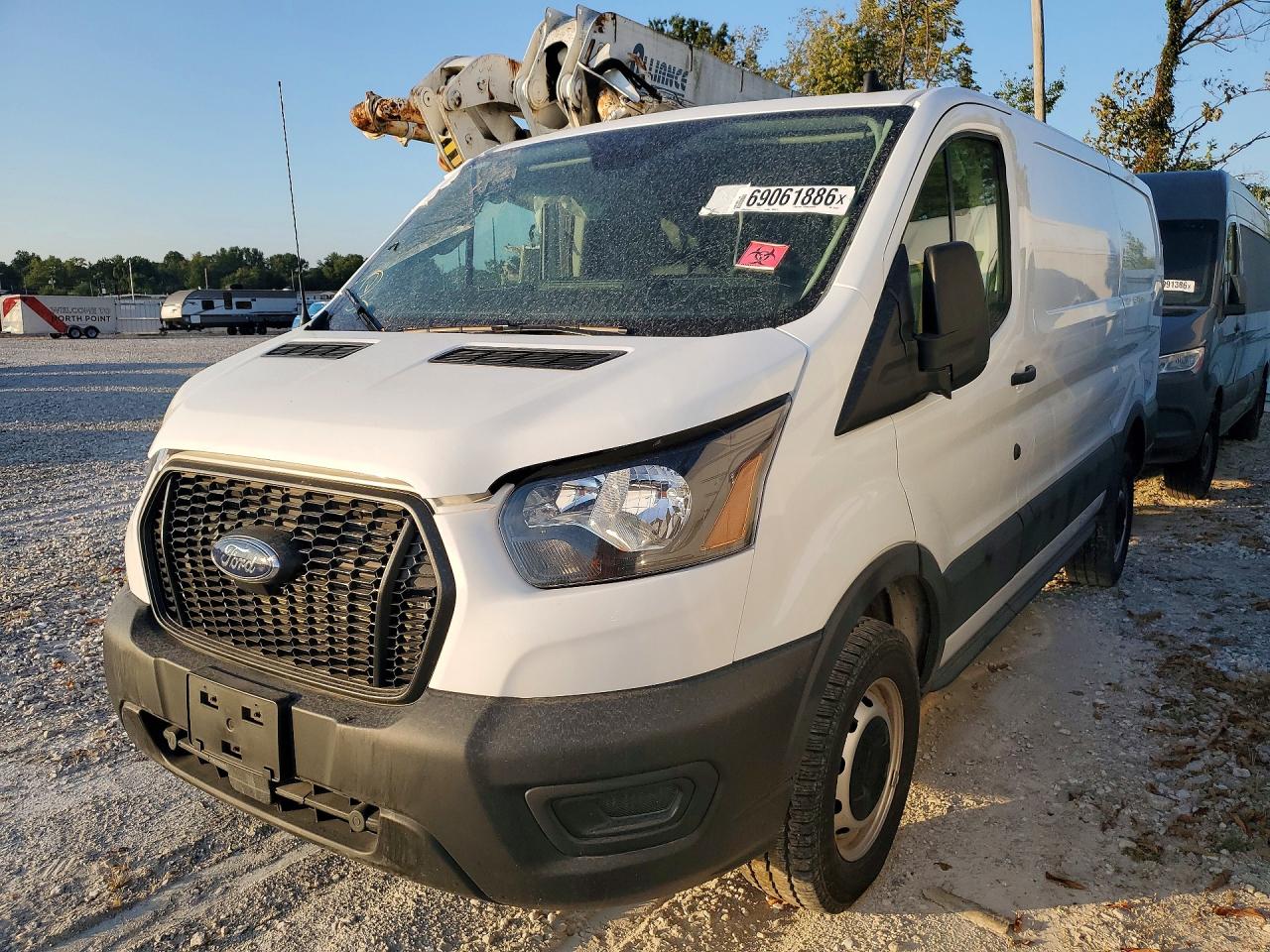 2024 Ford Transit VIN 1FTBR1Y83RKB55447 — COPART salvage auction photo