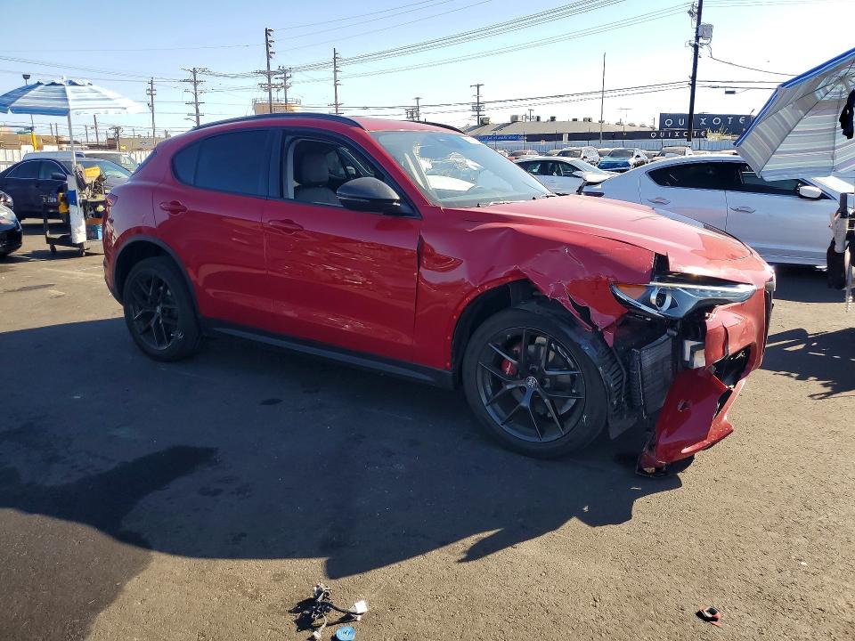 2020 Alfa romeo Stelvio VIN ZASPAJANXL7C95252 COPART salvage auction — FRONT END, Ca - Salvage Certificate, sold $6,300 on 2026-09-16 (photo 4)