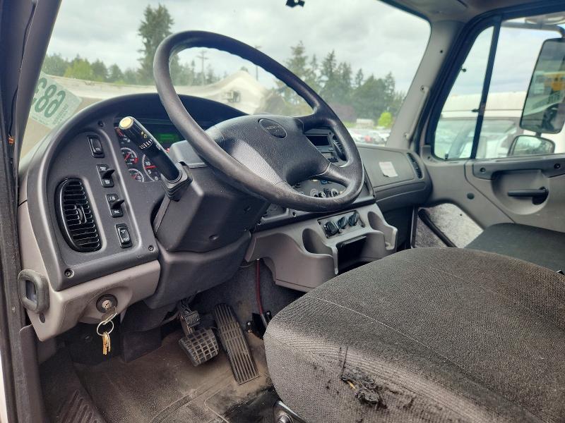 2017 Frht - freightliner VIN 3ALACWDT2HDJG7580 COPART salvage auction — MINOR DENT/SCRATCHES, WA - VEHICLE CERT OF OWNERSHIP-TITL (P), sold $4,100 on 2026-09-28 (photo 8)