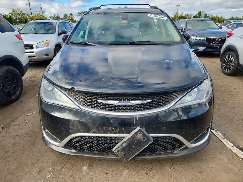 2017 Chrysler Pacifica VIN 2C4RC1BG8HR705211 COPART salvage auction — PARTIAL REPAIR, Ct - Certificate Of Title, sold $625 on 2026-10-14 (photo 5)