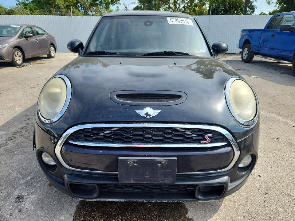2014 Mini Cooper VIN WMWXM7C51ET986192 COPART salvage auction — MINOR DENT/SCRATCHES, MO - CERTIFICATE OF TITLE, sold $900 on 2026-09-15 (photo 5)