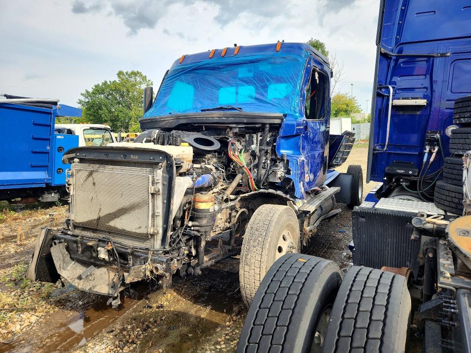 2025 Freightliner Cascadia 126 VIN 3AKJHLDR7SSVU0130 — COPART salvage auction photo