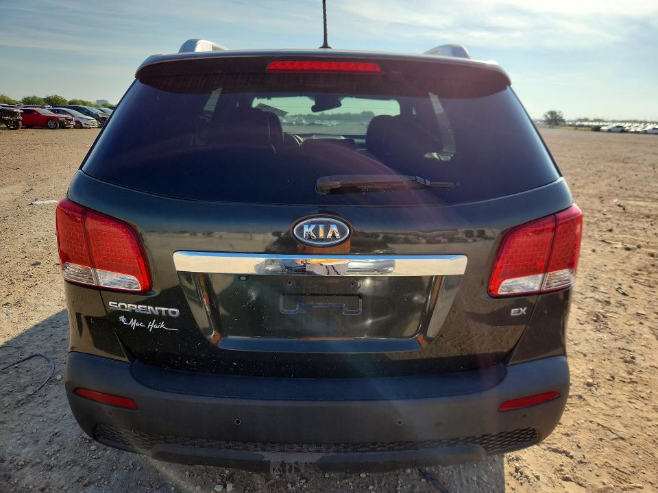 2013 Kia Sorento VIN 5XYKU4A66DG310709 COPART salvage auction — MECHANICAL, TX - CERTIFICATE OF TITLE, sold $925 on 2026-10-03 (photo 6)