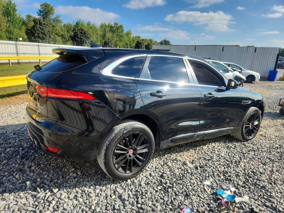 2019 Jaguar F-pace VIN SADCK2GX6KA395177 COPART salvage auction — MINOR DENT/SCRATCHES, TN - CERT OF TITLE-REBUILT VEHICLE, sold $2,200 on 2026-10-09 (photo 3)