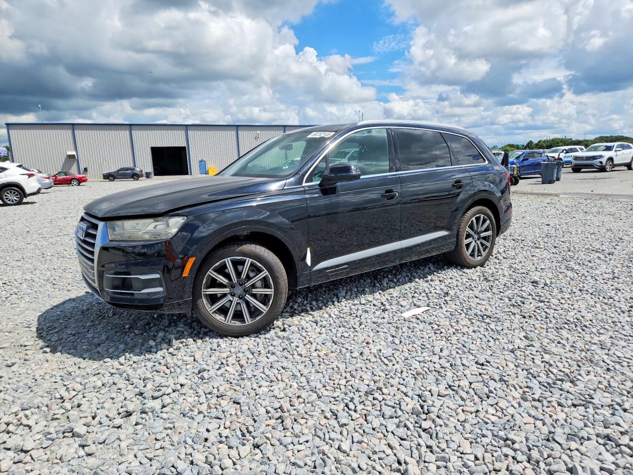 2017 Audi Q7 VIN WA1LAAF70HD013270 — COPART salvage auction photo