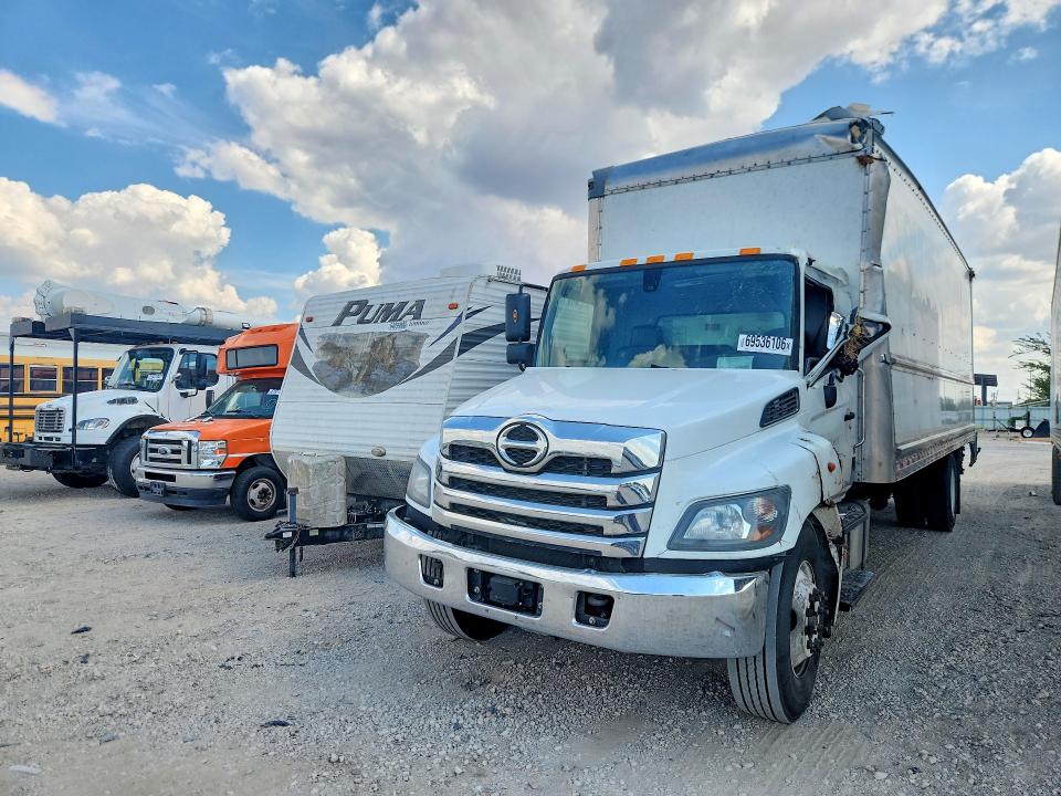 2023 Hino L6 VIN 5PVNJ7AV2P5T52077 — COPART salvage auction photo