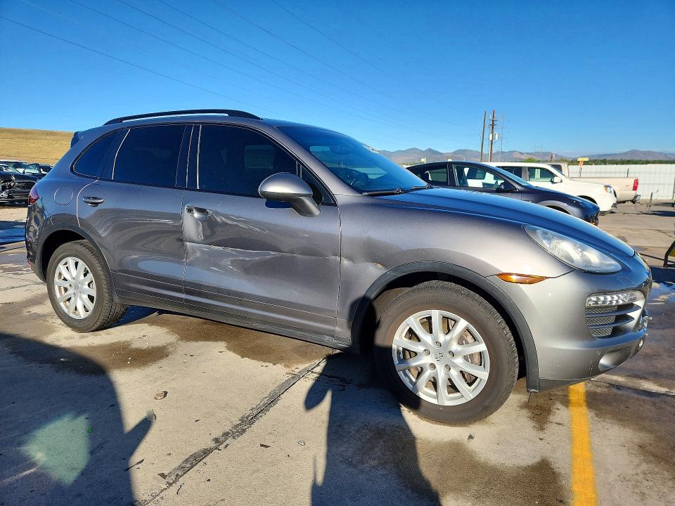 2012 Porsche Cayenne VIN WP1AA2A25CLA12644 COPART salvage auction — SIDE, CO - PUBLIC - SALVAGE TITLE, sold $2,250 on 2026-09-25 (photo 4)