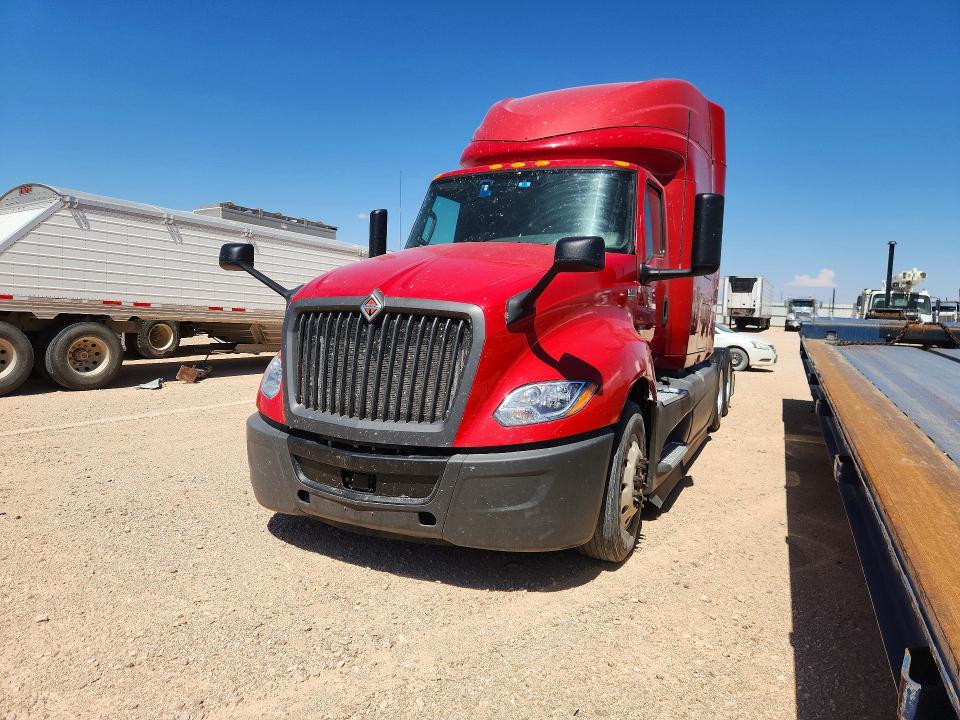 2020 International VIN 3HSDZAPR2LN869140 — COPART salvage auction photo