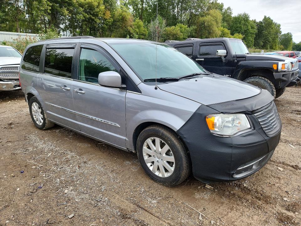 2016 Chrysler Town & country VIN 2C4RC1BG9GR149084 COPART salvage auction — REAR END, MI - CERT OF TITLE-REBUILT SALVAGE, sold $250 on 2026-10-07 (photo 4)