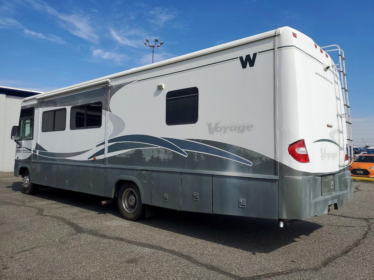 2004 VIN 5B4MP67GX43396662 COPART salvage auction — Rear End, Bs - Salvage Title, sold $2,700 on 2026-09-24 (photo 3)