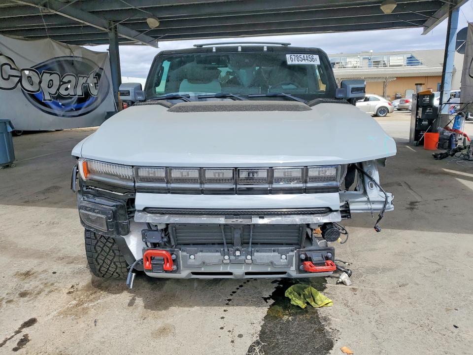2024 Gmc VIN 1GKB0RDC5RU111378 COPART salvage auction — FRONT END, CA - SALVAGE CERTIFICATE, sold $39,750 on 2026-09-17 (photo 5)