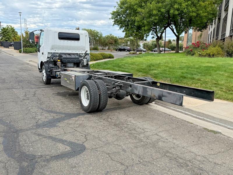 2020 Hino 195 VIN JHHSDM2H0LK012775 COPART salvage auction — MINOR DENT/SCRATCHES, NV - DIS/DLR/EXP ONLY CLEAN TITLE (P), sold $3,300 on 2026-09-10 (photo 3)