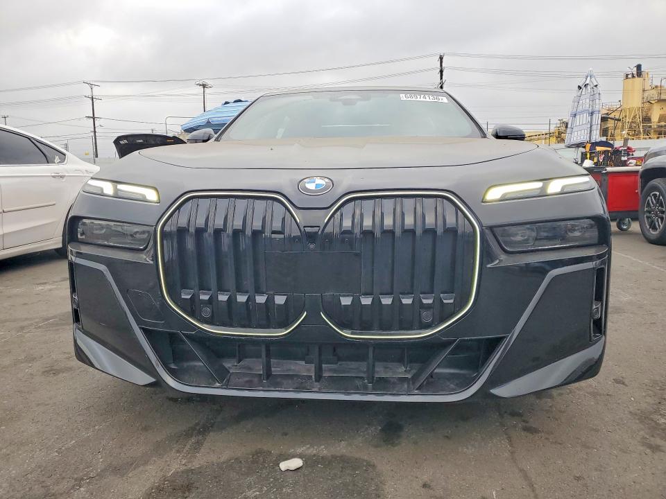 2024 BMW 7 series VIN WBA23EH00RCT04472 COPART salvage auction — MINOR DENT/SCRATCHES, CA - DIS/DLR/EXP ONLY CLEAN TITLE (P), sold $51,500 on 2026-10-05 (photo 5)