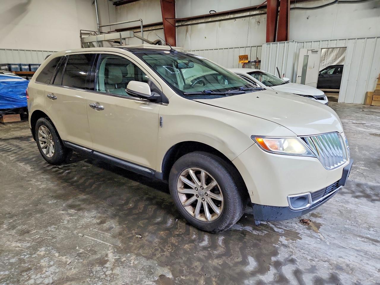 2014 Lincoln Mkx VIN 2LMDJ8JK0EBL17263 COPART salvage auction — Normal Wear, NY - CERTIFICATE OF TITLE, sold $1,875 on 2026-09-18 (photo 4)