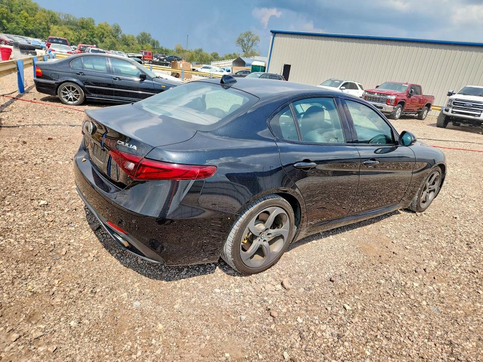 2017 Alfa romeo Giulia VIN ZARFAEBN7H7539236 COPART salvage auction — MINOR DENT/SCRATCHES, AL - CERTIFICATE OF TITLE, sold $575 on 2026-10-05 (photo 3)