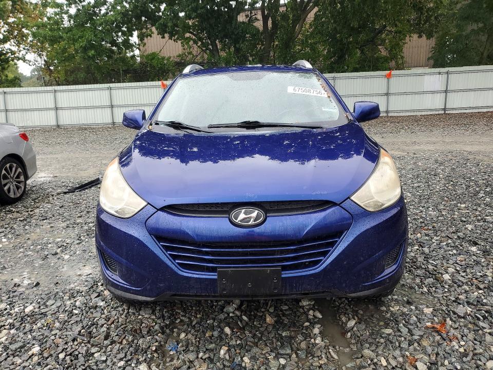 2010 Hyundai Tucson VIN KM8JUCAC6AU081594 COPART salvage auction — MINOR DENT/SCRATCHES, MA - CERTIFICATE OF TITLE, sold $400 on 2026-09-10 (photo 5)