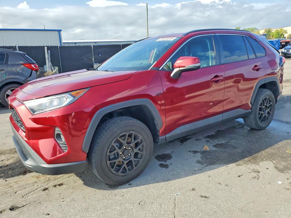 2021 Toyota Rav 4 VIN 2T3W1RFV0MW136614 — COPART salvage auction photo