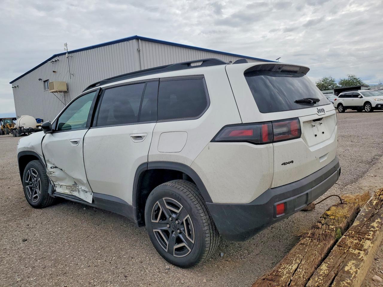 2026 Jeep Cherokee VIN 3C4PJMB20TT157312 COPART salvage auction — Side, St - Salvage Title, sold $10,500 on 2026-09-25 (photo 2)