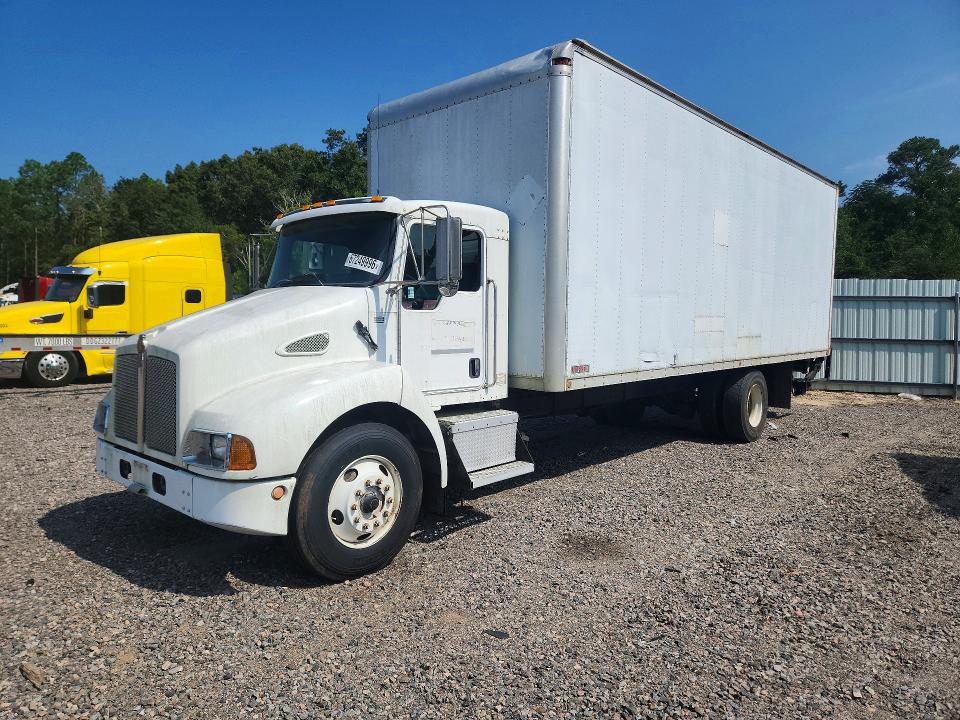 2007 Kenworth Constructi VIN 2NKMHD6X87M212792 COPART salvage auction — SIDE, GA - CERTIFICATE OF TITLE, sold $4,700 on 2026-09-14 (photo 1)