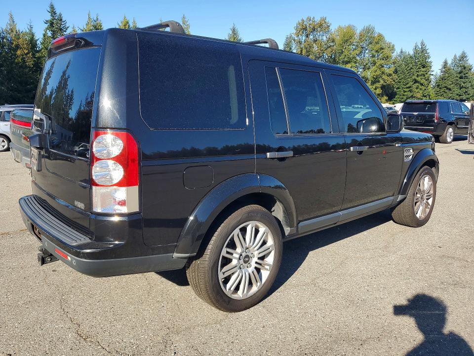 2011 Land rover Lr4 VIN SALAK2D48BA551676 COPART salvage auction — MINOR DENT/SCRATCHES, Wa - Vehicle Cert Of Ownership-Titl, sold $775 on 2026-09-28 (photo 3)