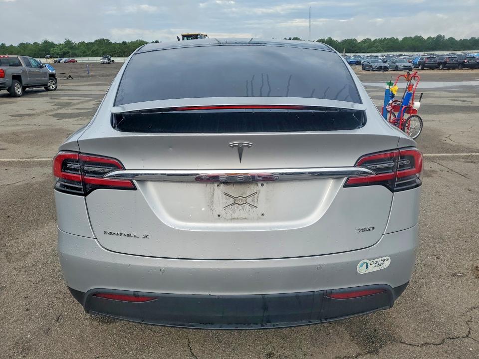 2017 Tesla Model x VIN 5YJXCDE25HF035640 COPART salvage auction — FRONT END, Ny - Certificate Of Title, sold $9,900 on 2026-09-12 (photo 6)
