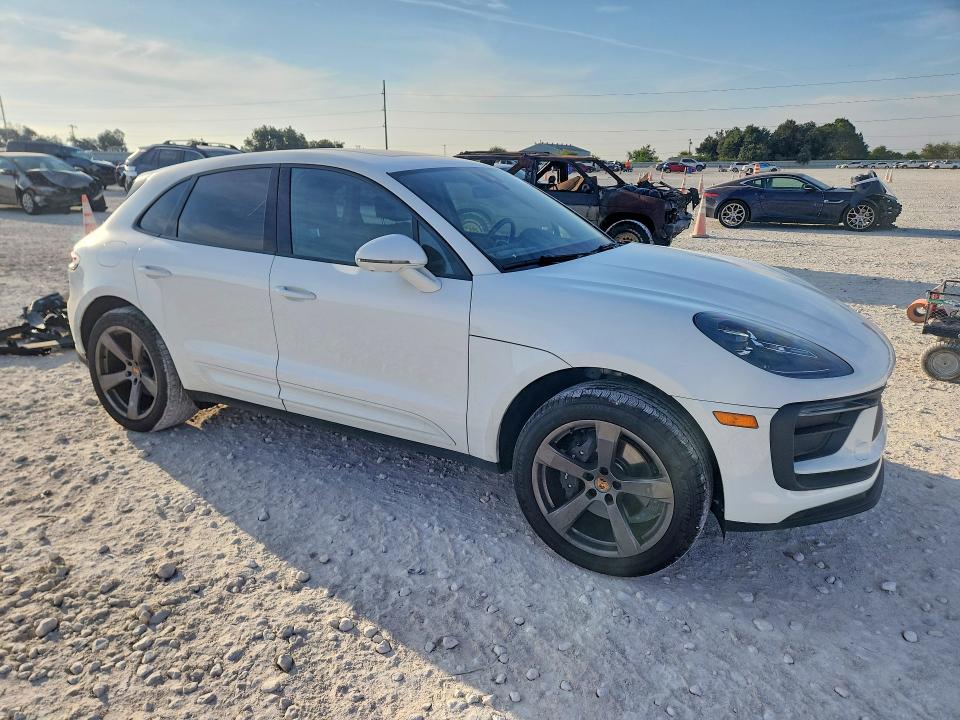 2025 Porsche Macan VIN WP1AA2A54SLB10878 COPART salvage auction — REAR END, Tx - Salvage Vehicle Title, sold $27,750 on 2026-10-01 (photo 4)