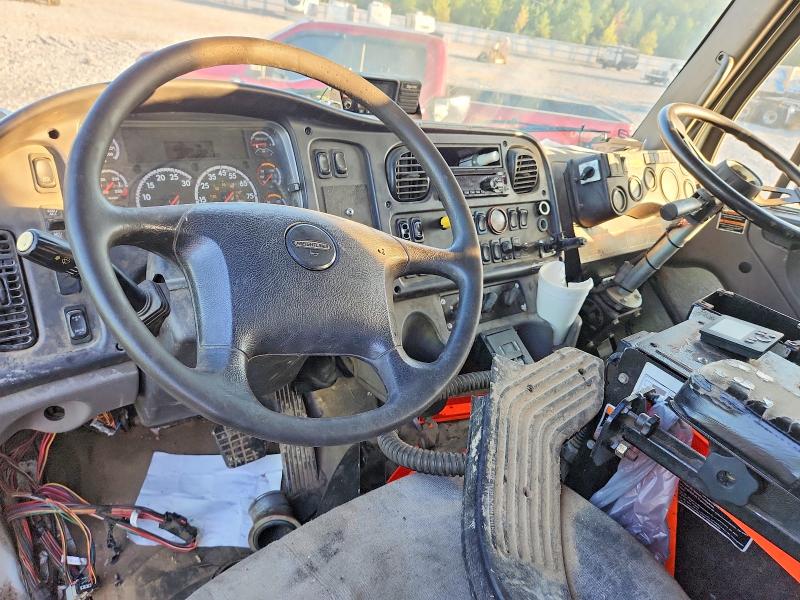 2019 Freightliner M2 VIN 1FVHCYFE3KHJZ3569 COPART salvage auction — NORMAL WEAR, FL - CERTIFICATE OF DESTRUCTION (P), sold $2,600 on 2026-10-06 (photo 8)