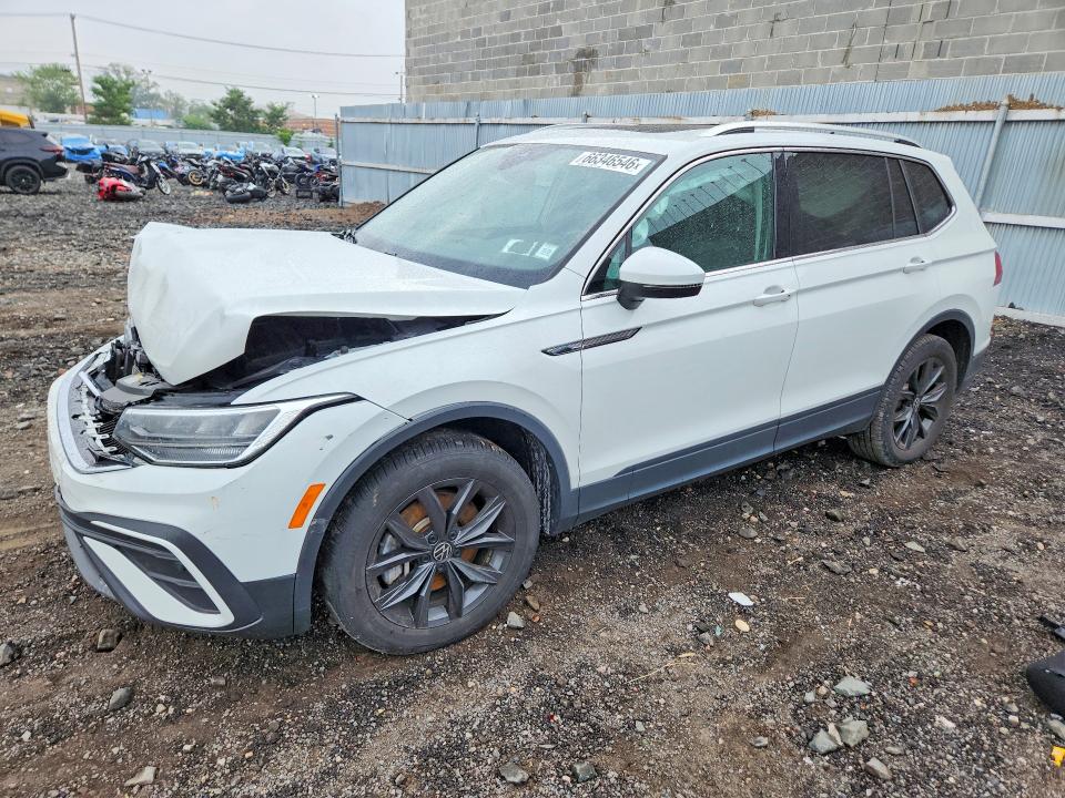 2024 Volkswagen Tiguan VIN 3VVMB7AX8RM043772 — COPART salvage auction photo