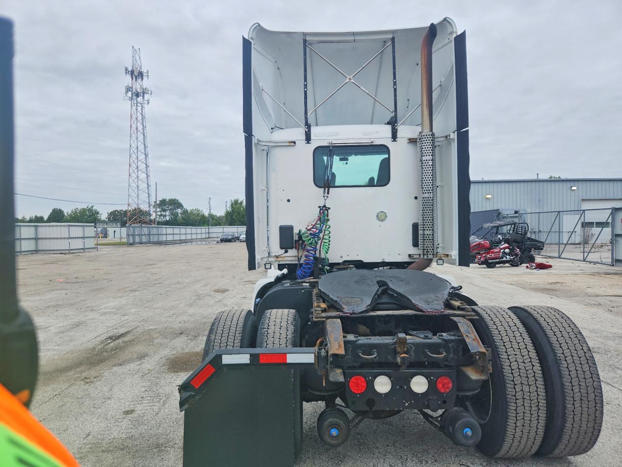 2015 Kenworth T680 VIN 1XKYA48X4FJ462416 COPART salvage auction — Normal Wear, IN - CERTIFICATE OF TITLE, sold $6,100 on 2026-10-23 (photo 6)