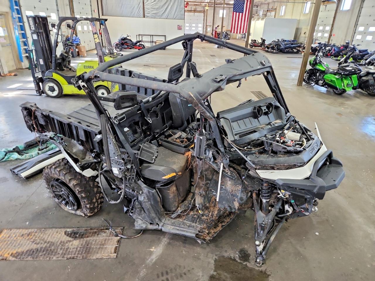2026 can-am/ brp traxter VIN 3JBKVAX43TK008098 COPART salvage auction — Rollover, Bs - Clean Title, sold $1,600 on 2026-09-24 (photo 9)