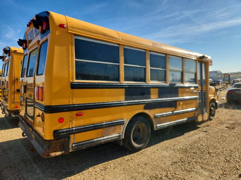 2011 Thomas Minotour g VIN 1GB3G3BG1B1174181 COPART salvage auction — SIDE, BS, sold $2,000 on 2026-10-08 (photo 4)