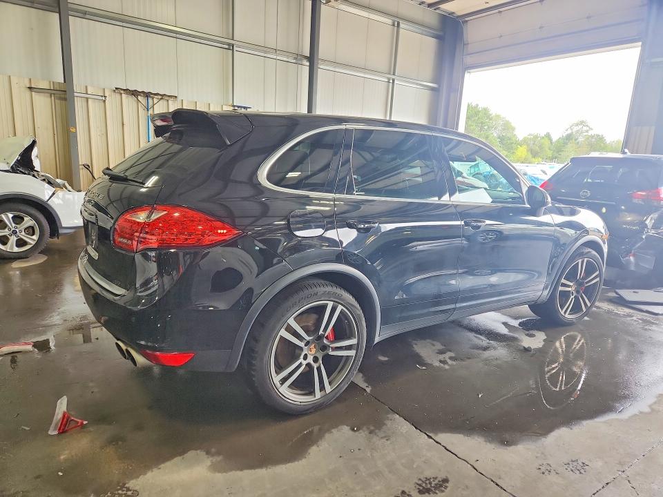 2014 Porsche Cayenne VIN WP1AC2A20ELA80007 COPART salvage auction — MINOR DENT/SCRATCHES, MN - CERTIFICATE OF TITLE, sold $675 on 2026-09-16 (photo 3)