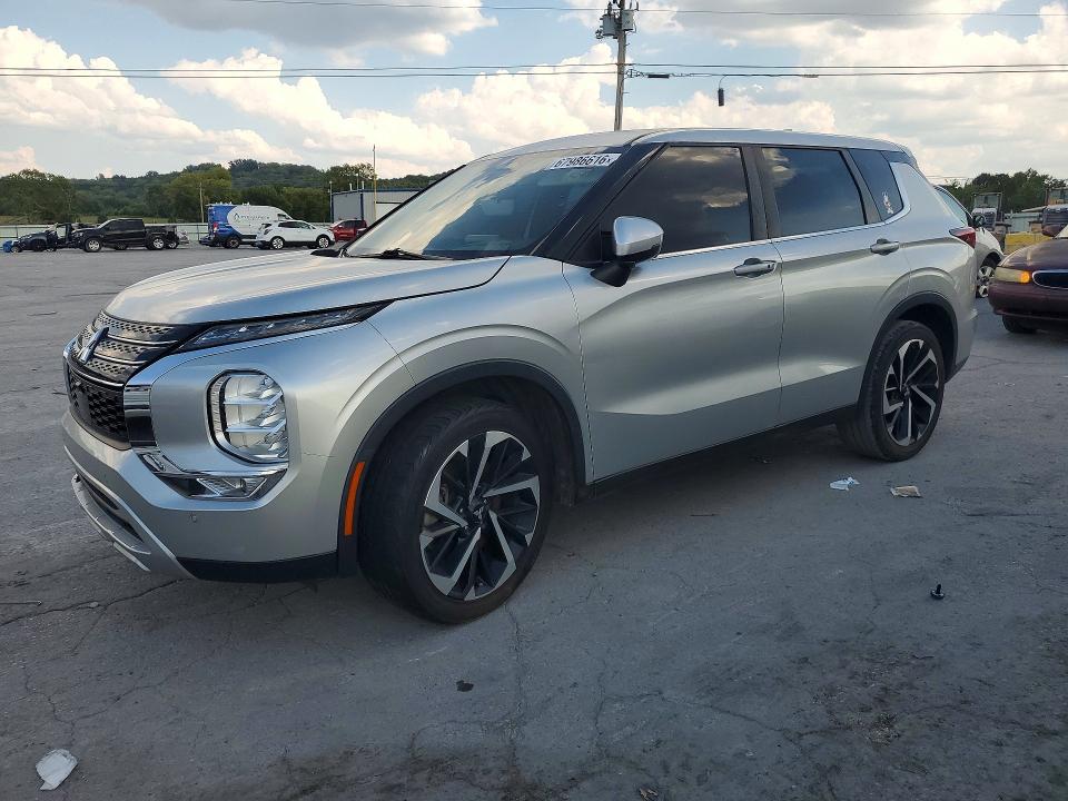 2022 Mitsubishi Outlander VIN JA4J3UA82NZ063718 — COPART salvage auction photo