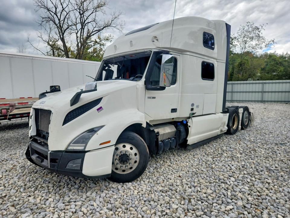 2021 Volvo Vnl VIN 4V4NC9EHXMN600571 — COPART salvage auction photo