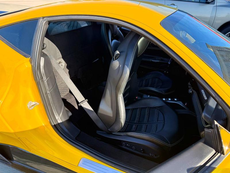 2017 Ferrari 488 gtb VIN ZFF79ALA1H0224115 COPART salvage auction — MINOR DENT/SCRATCHES, Tx - Cert Of Title-Rebuilt Salvage (P), sold $85,000 on 2026-09-18 (photo 6)