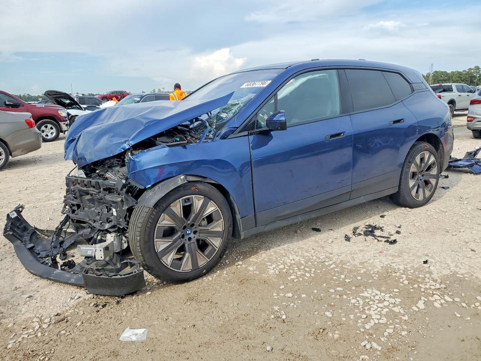 2022 BMW Ix VIN WB523CF07NCJ69734 — COPART salvage auction photo