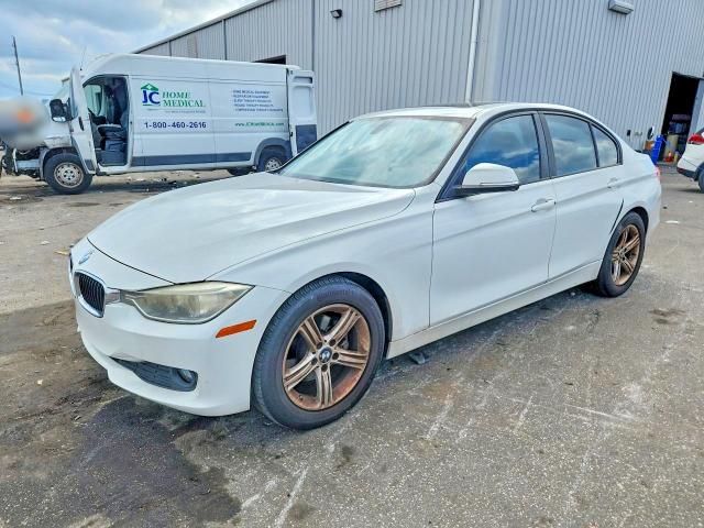 2015 BMW 3er VIN WBA3B1G55FNT64745 COPART salvage auction — MINOR DENT/SCRATCHES, Fl - Certificate Of Title, sold $0 on 2026-10-02 (photo 1)