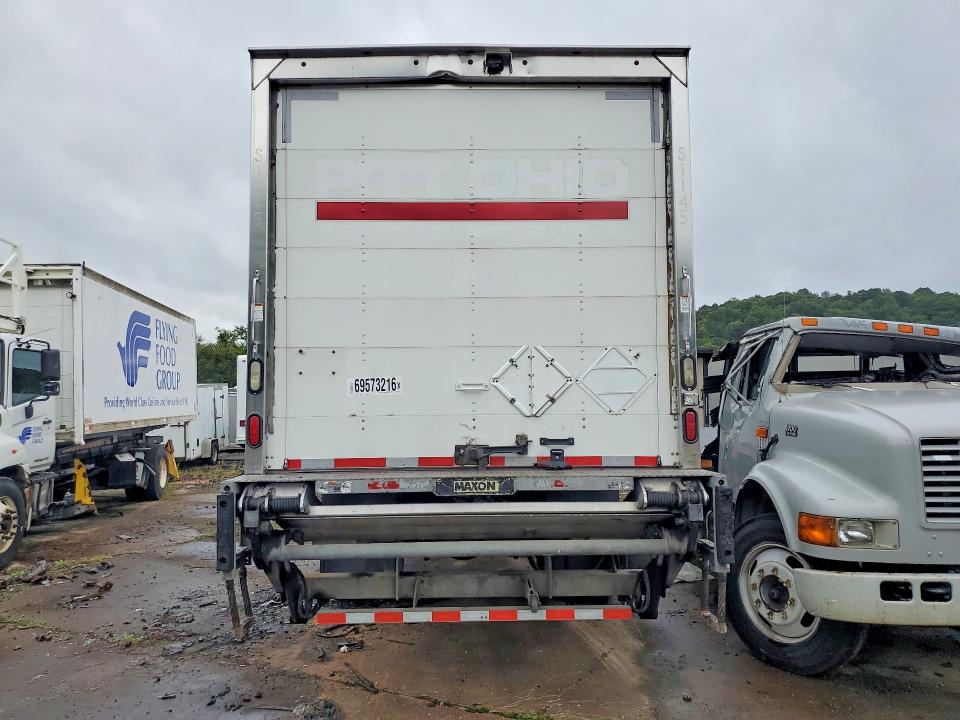 2017 Freightliner M2 VIN 1FVACXDT4HHHY2624 COPART salvage auction — MINOR DENT/SCRATCHES, OH - CERTIFICATE OF TITLE, sold $11,000 on 2026-10-05 (photo 6)