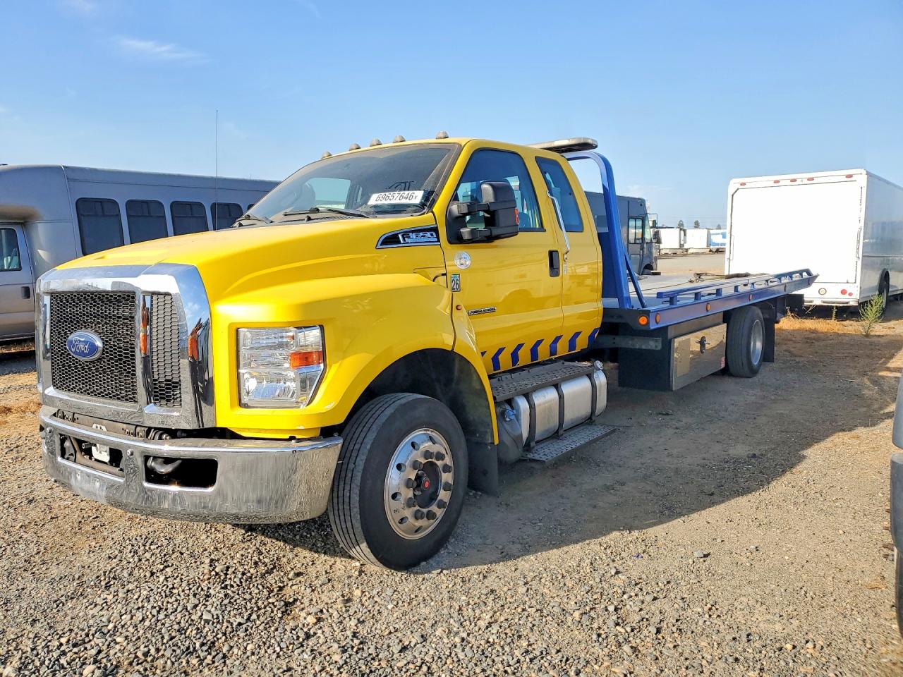 2019 Ford F-650 VIN 1FDWX6DC0KDF13883 — COPART salvage auction photo